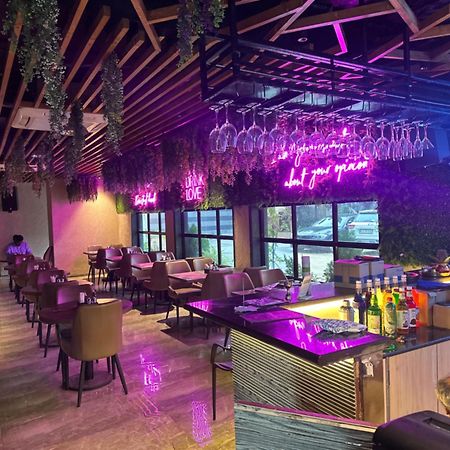 Hotel Merakee - Near Dahisar Mira Road Mumbai Extérieur photo