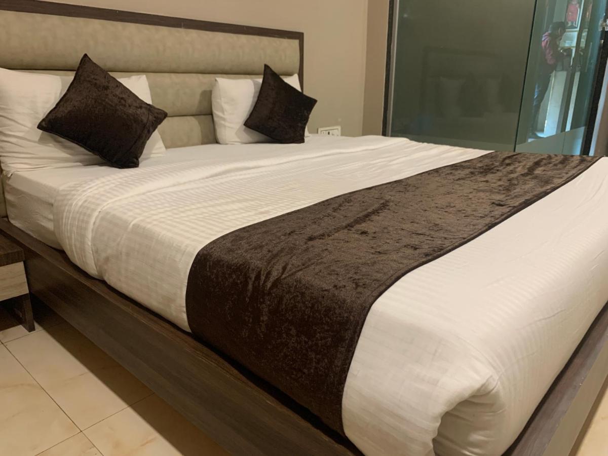 Hotel Merakee - Near Dahisar Mira Road Mumbai Extérieur photo
