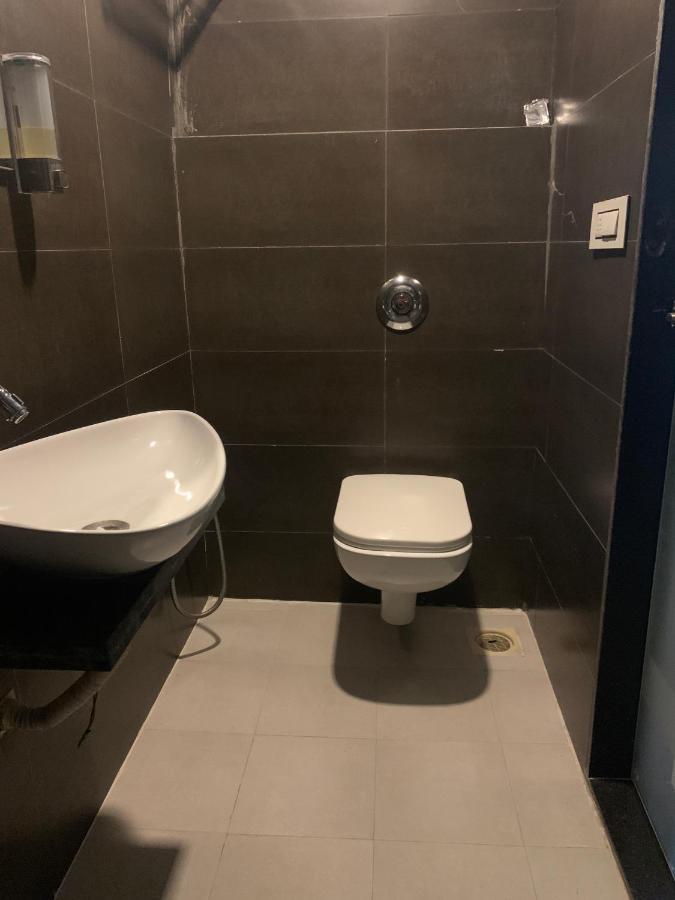 Hotel Merakee - Near Dahisar Mira Road Mumbai Extérieur photo