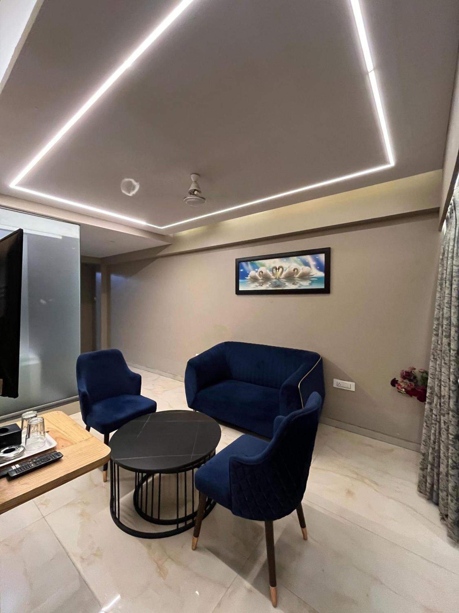 Hotel Merakee - Near Dahisar Mira Road Mumbai Extérieur photo