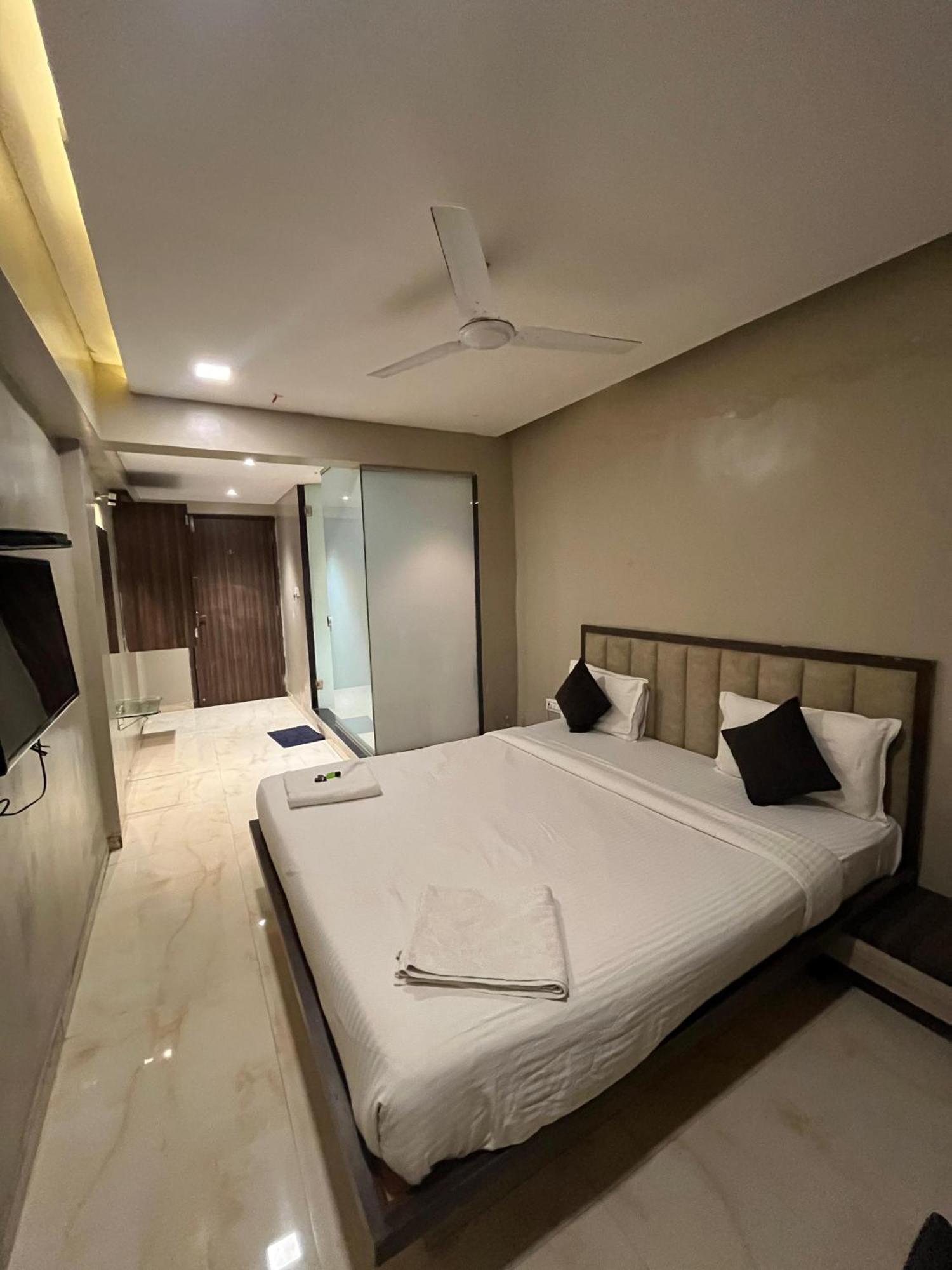 Hotel Merakee - Near Dahisar Mira Road Mumbai Extérieur photo
