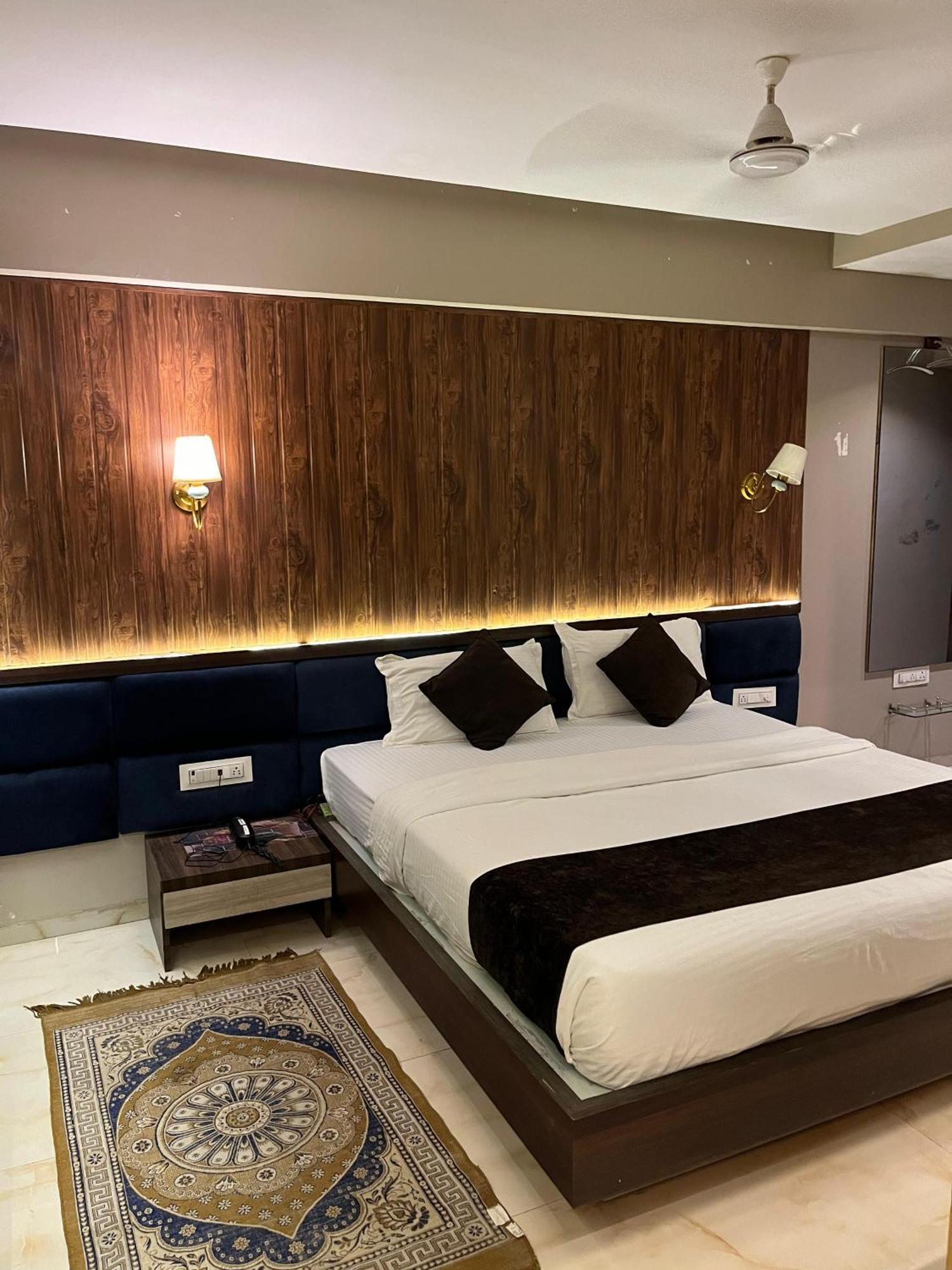 Hotel Merakee - Near Dahisar Mira Road Mumbai Extérieur photo