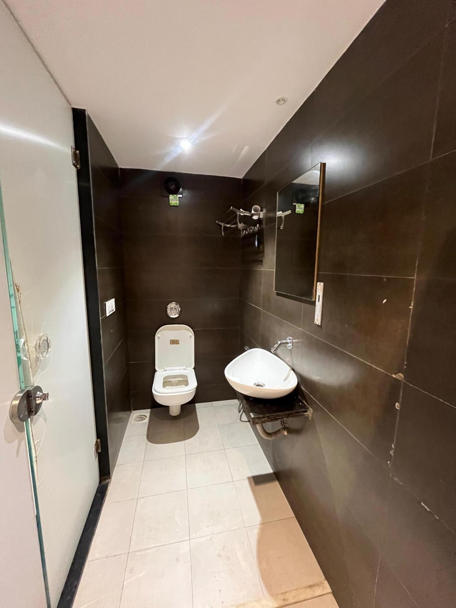 Hotel Merakee - Near Dahisar Mira Road Mumbai Extérieur photo