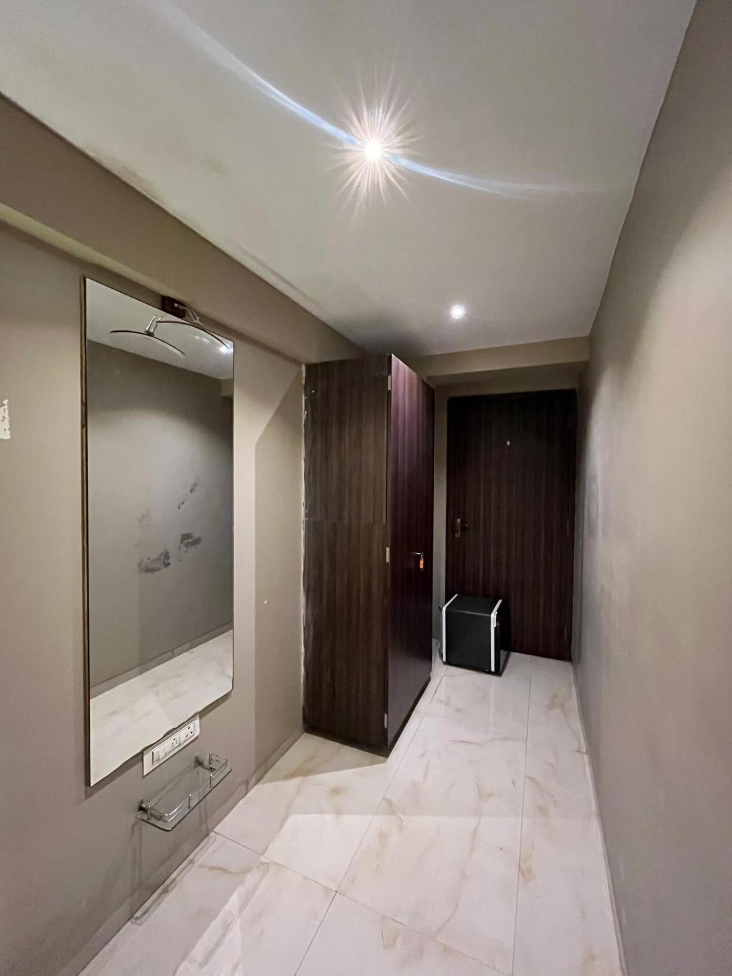 Hotel Merakee - Near Dahisar Mira Road Mumbai Extérieur photo