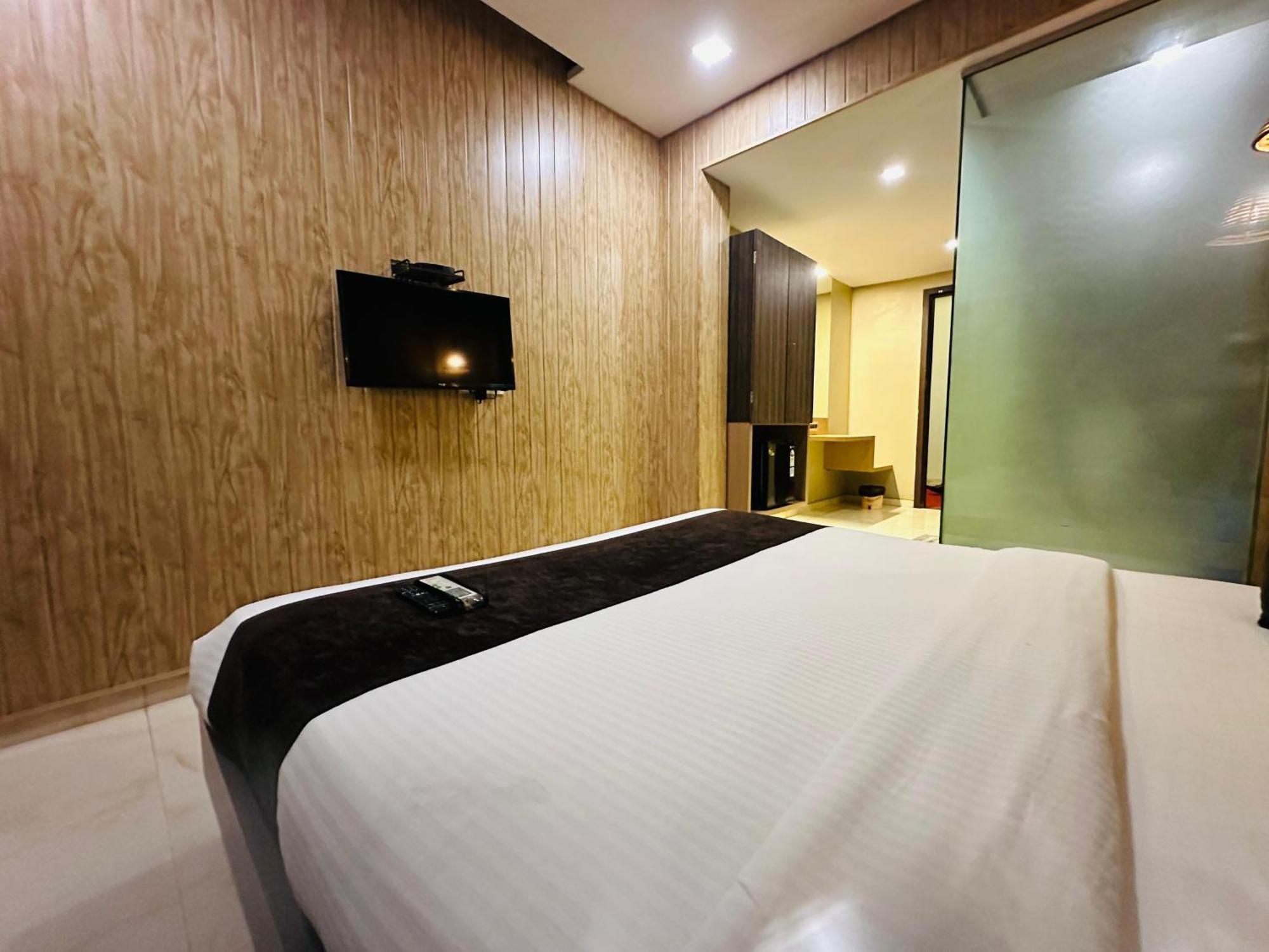 Hotel Merakee - Near Dahisar Mira Road Mumbai Extérieur photo